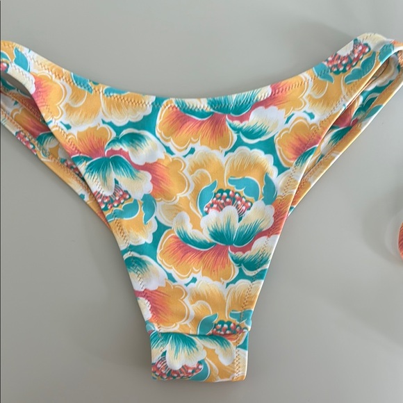 Kulani Kinis Floral Bikini Set - Picture 4 of 4